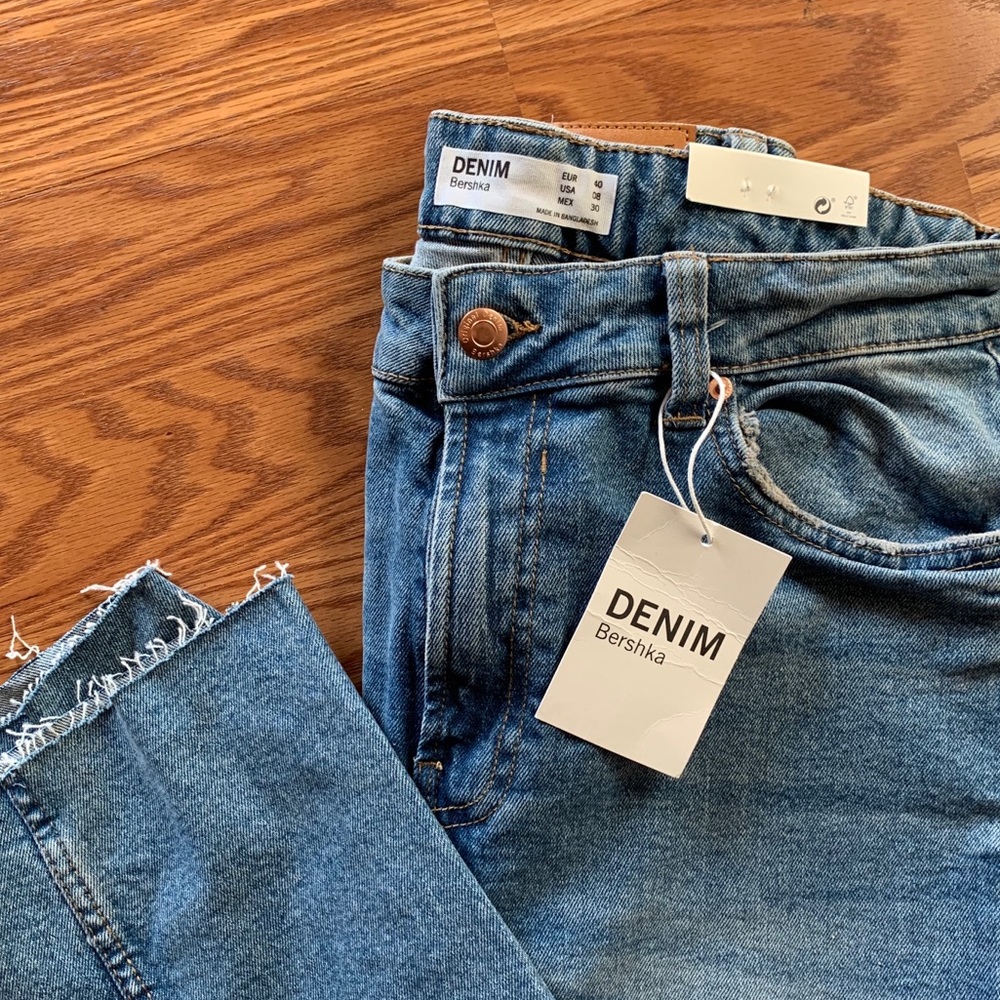 NWT Bershka straight jeans 👖